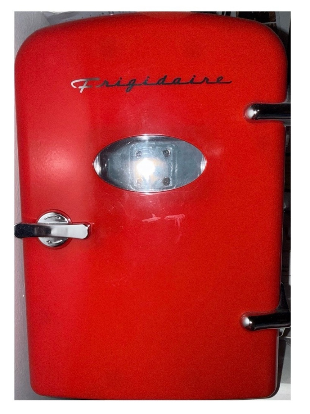 Frigidaire Retro Mini Fridge in Red